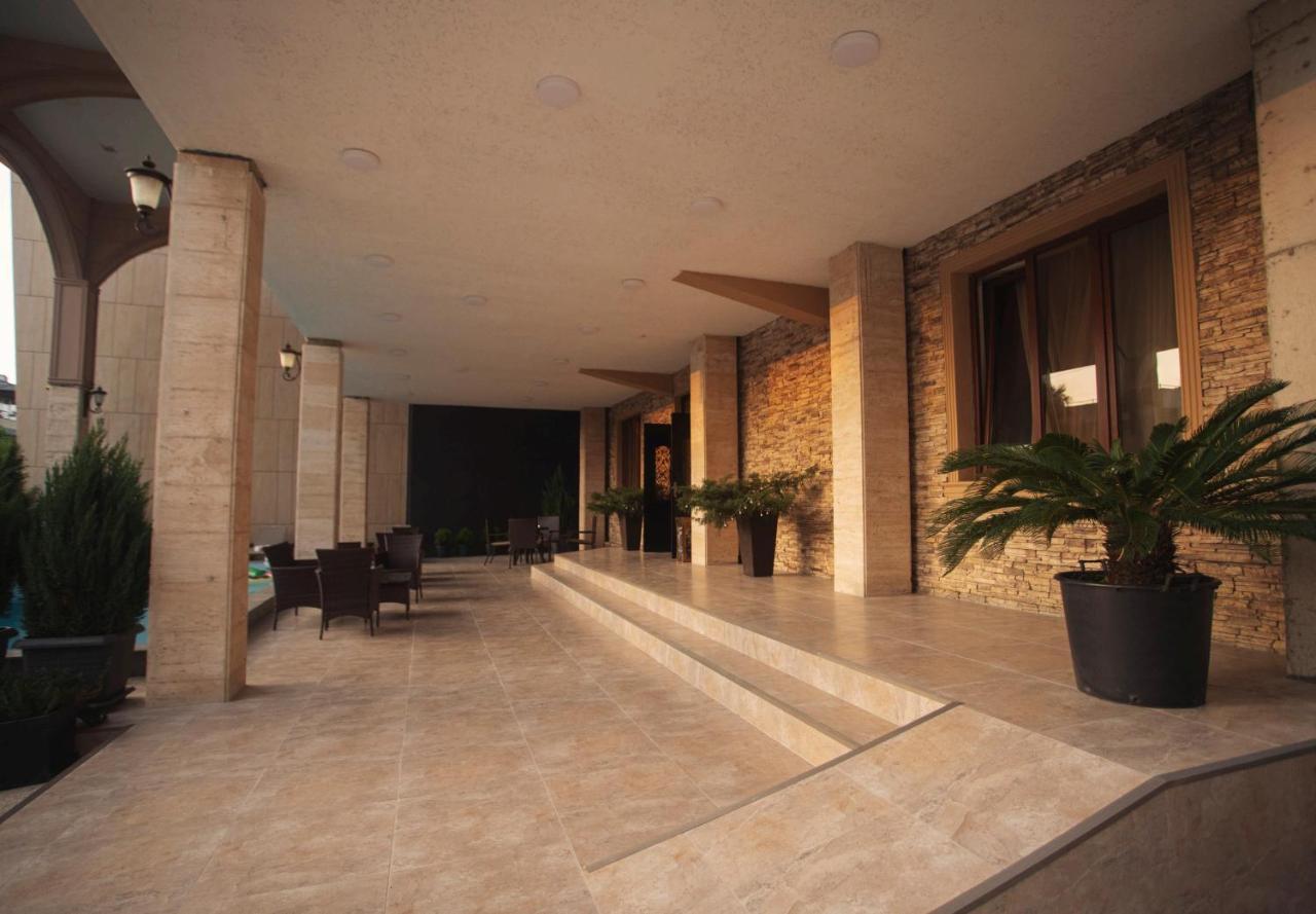 Hotel Irise Кобулети Екстериор снимка