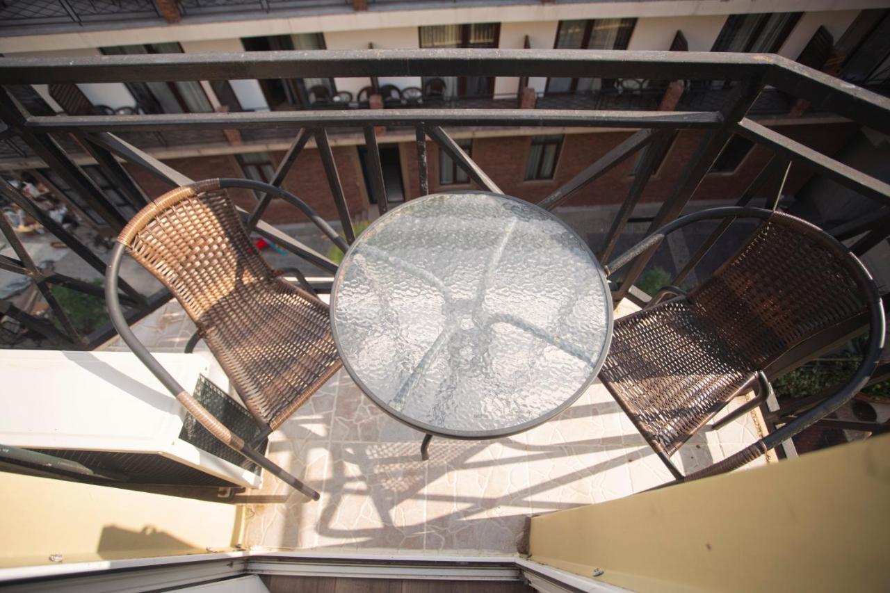 Hotel Irise Кобулети Екстериор снимка