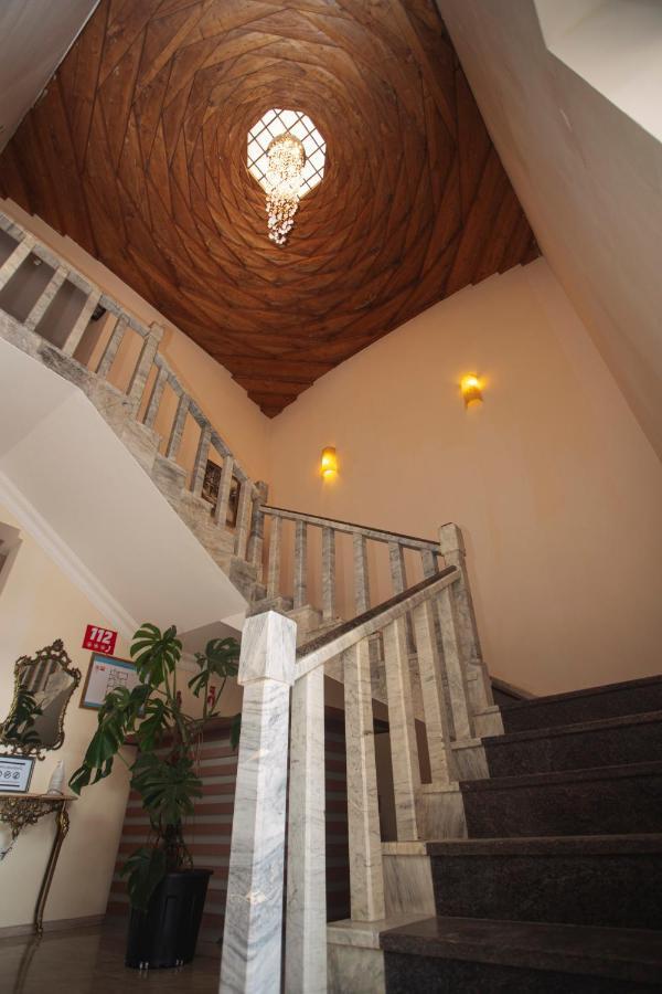 Hotel Irise Кобулети Екстериор снимка