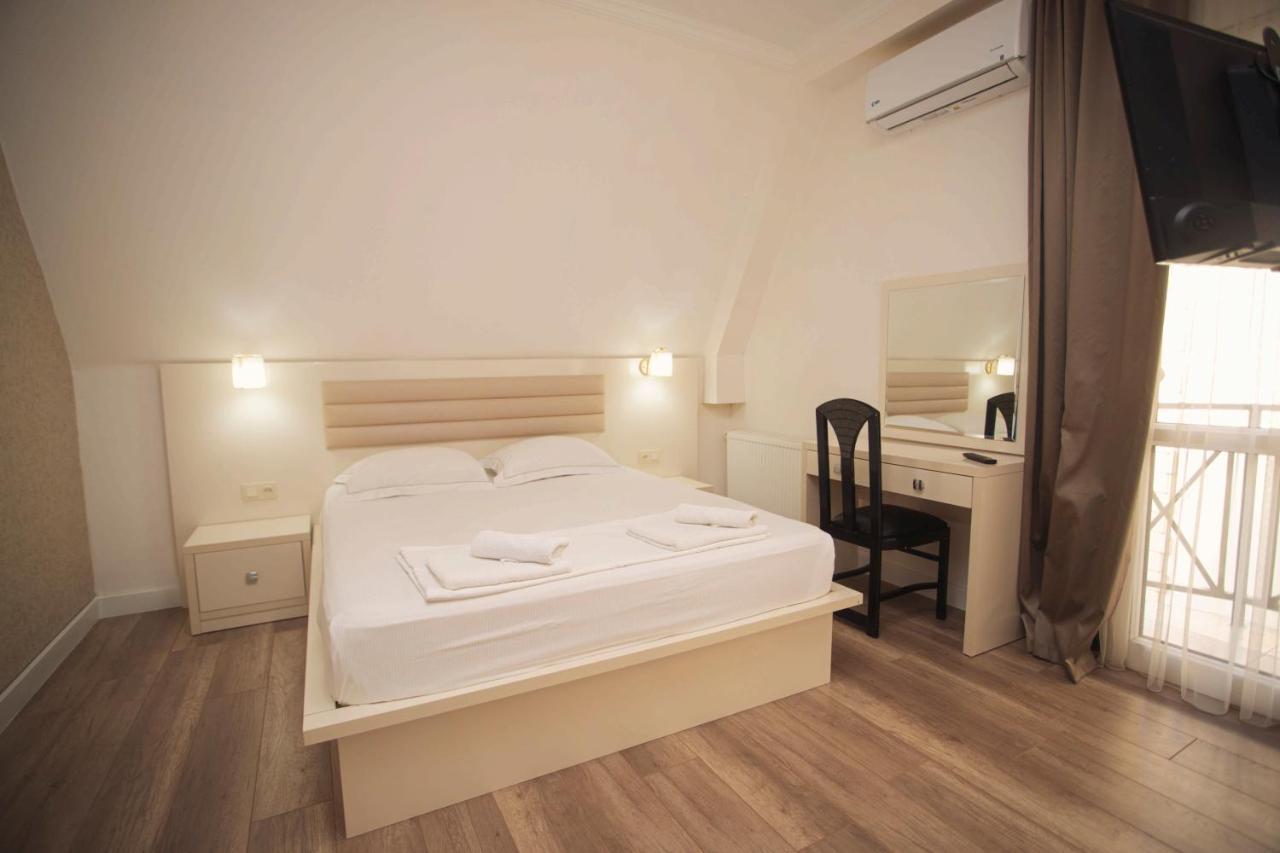 Hotel Irise Кобулети Екстериор снимка